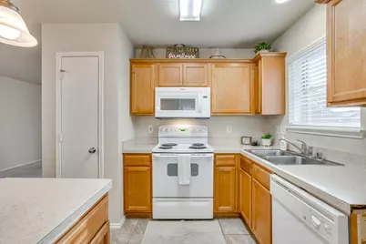 549 Bretts Way, Burleson, TX 76028 - Photo 19