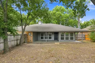 422 Ash Ln, Lancaster, TX 75146 - Photo 11