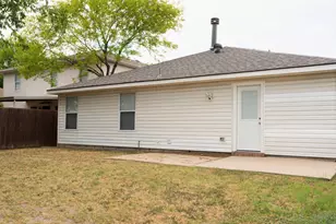 3883 Fox Run Dr, Fort Worth, TX 76123 - Photo 3