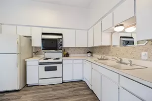 10416 High Hollows Dr, Dallas, TX 75230 - Photo 11