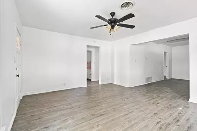 1031 Ritchey Street, Gainesville, TX 76240 - Photo 5