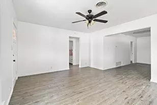 1031 Ritchey St, Gainesville, TX 76240 - Photo 5