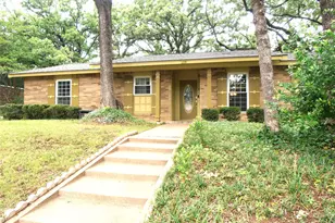 2911 Norwood Ln, Arlington, TX 76013 - Photo 1