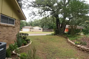 2911 Norwood Ln, Arlington, TX 76013 - Photo 9