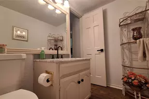 2022 Brookside Dr, Grapevine, TX 76051 - Photo 5