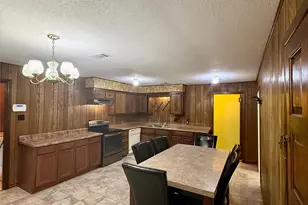 701 W 9th St, Clarksville, TX 75426 - Photo 9