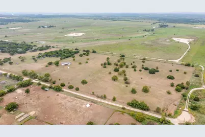 9064 Summit Court E, Cleburne, TX 76033 - Photo 3