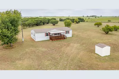 9064 Summit Court E, Cleburne, TX 76033 - Photo 11