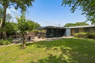 11008 Quail Run St, Dallas, TX 75238 - Photo 21