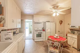 3723 Texas Dr, Dallas, TX 75211 - Photo 9