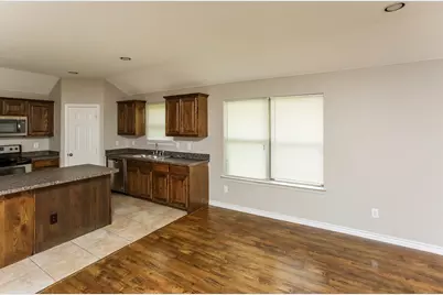 623 Hilton Drive, Lancaster, TX 75146 - Photo 3