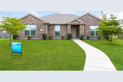 623 Hilton Drive, Lancaster, TX 75146 - Photo 1