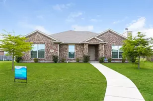 623 Hilton Dr, Lancaster, TX 75146 - Photo 1