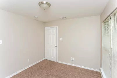 623 Hilton Drive, Lancaster, TX 75146 - Photo 9