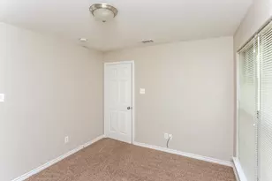 623 Hilton Dr, Lancaster, TX 75146 - Photo 9