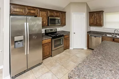 623 Hilton Drive, Lancaster, TX 75146 - Photo 5