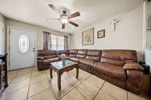 2519 Plaza St, Arlington, TX 76010 - Photo 3