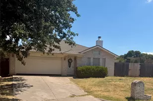 202 Lancelot Dr, Weatherford, TX 76086 - Photo 1