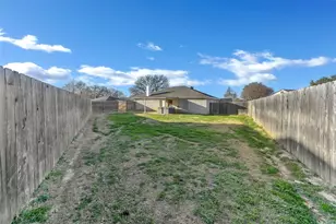 202 Lancelot Dr, Weatherford, TX 76086 - Photo 21