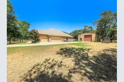 101 Sandlin Court, Springtown, TX 76082 - Photo 35