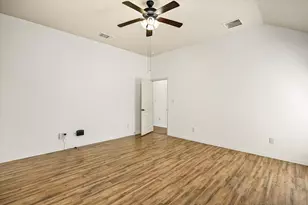 122 Donna Cir, Granbury, TX 76049 - Photo 17
