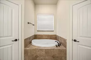 122 Donna Cir, Granbury, TX 76049 - Photo 19