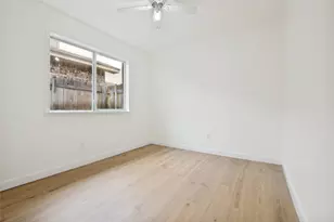 6952 Sammy Cir, Dallas, TX 75237 - Photo 15