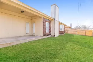 705 Running Creek Dr, Arlington, TX 76001 - Photo 15