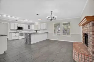 215 Mistletoe Ln, Keene, TX 76059 - Photo 17