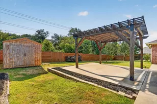 215 Mistletoe Ln, Keene, TX 76059 - Photo 33
