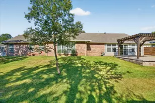 215 Mistletoe Ln, Keene, TX 76059 - Photo 35