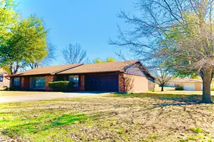 306 Pecan St, Howe, TX 75459 - Photo 3