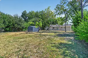 2642 Brady Ln, Grand Prairie, TX 75052 - Photo 13