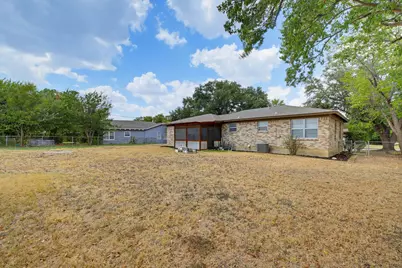 5328 Ira Street N, Haltom City, TX 76117 - Photo 25