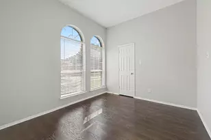 5528 Green Hollow Ln, The Colony, TX 75056 - Photo 13