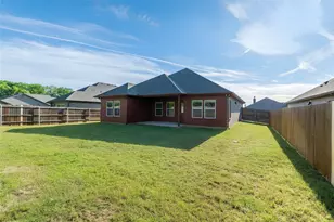 405 Titus Dr, Springtown, TX 76082 - Photo 37