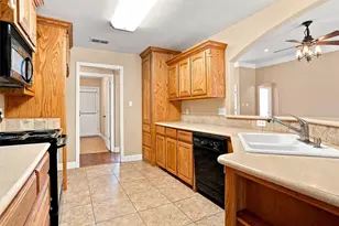 2105 Fair Oaks Dr, Bridgeport, TX 76426 - Photo 9