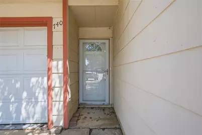 740 Thomas Avenue, Hurst, TX 76053 - Photo 3