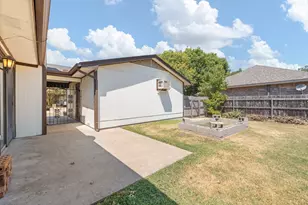 433 Black Oak Ln, Burleson, TX 76028 - Photo 21