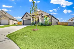 303 Maltese Dr, Red Oak, TX 75154 - Photo 3