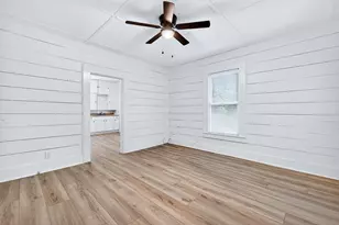 514 E Day St, Denison, TX 75021 - Photo 5