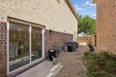 431 W Pioneer Drive, Irving, TX 75061 - Photo 27