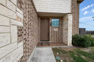 2361 Novin Dr, Irving, TX 75062 - Photo 3