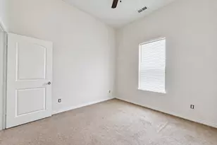 2361 Novin Dr, Irving, TX 75062 - Photo 25