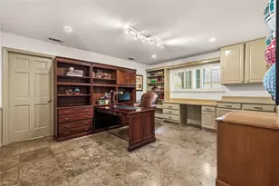 10626 Cox Ln, Dallas, TX 75229 - Photo 23
