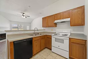 832 Beaver Creek Dr, Burleson, TX 76028 - Photo 11