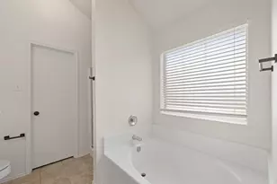 832 Beaver Creek Dr, Burleson, TX 76028 - Photo 17