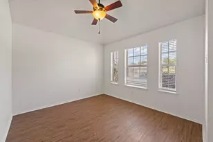 832 Beaver Creek Dr, Burleson, TX 76028 - Photo 5