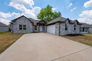 301 E Jefferson St, Palmer, TX 75152 - Photo 1