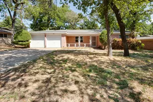 608 Woodcrest Dr, Hurst, TX 76053 - Photo 1